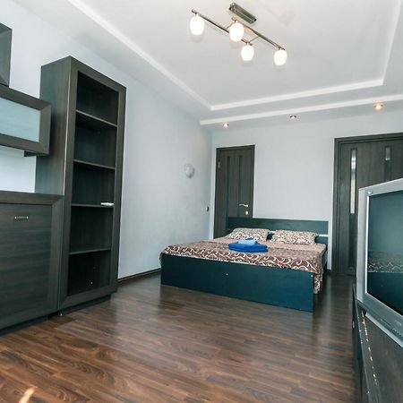Apartments On Henerala Zhmachenka Kiev Bagian luar foto
