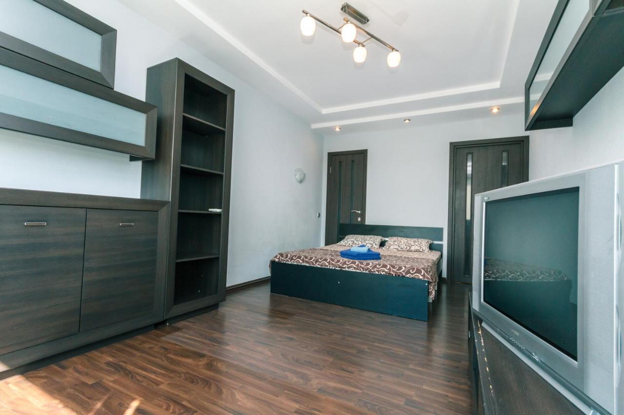 Apartments On Henerala Zhmachenka Kiev Bagian luar foto