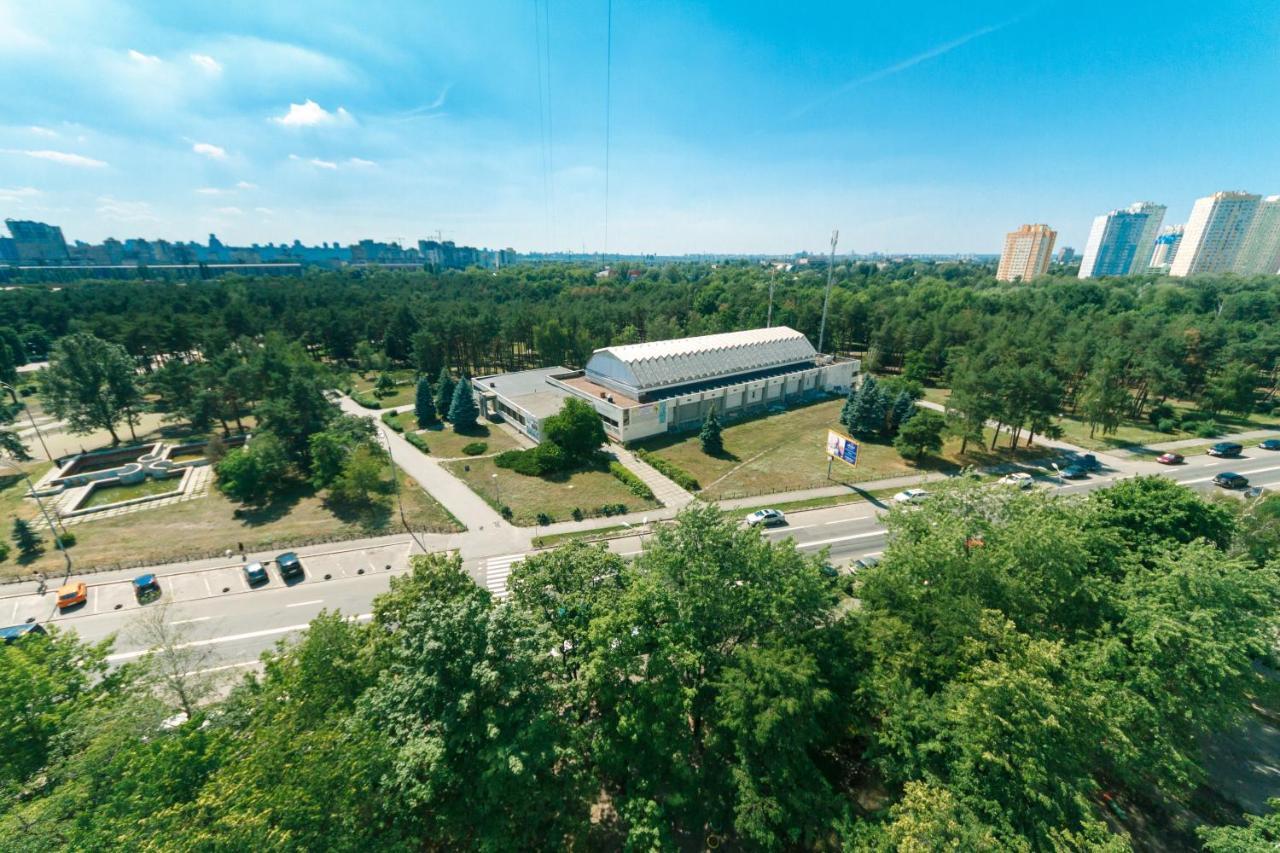 Apartments On Henerala Zhmachenka Kiev Bagian luar foto